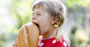 Ce se întâmplă dacă mănânci pâine și produse de patiserie în fiecare zi, uitând de prejudecăți